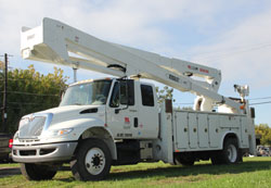 TRANSMISSION BUCKET TRUCK