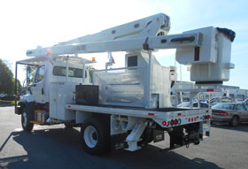 Versalift VO-270-E  Freightliner M-2 4x4